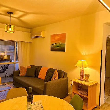 Апартаменти Sea And Breeze 1br Ларнака