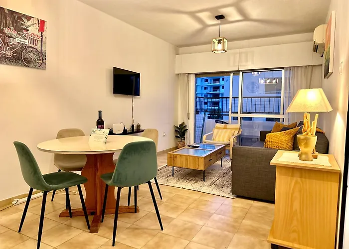 Sea And Breeze 1br * Λάρνακα