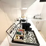 Sea And Breeze 1br アパート ラルナカ
