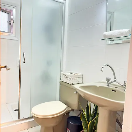 Sea And Breeze 1br Apartment Larnaca